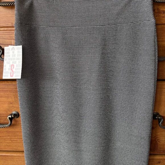 NWT Set of Two Lularoe Dot Cassies - Picture 5 of 8